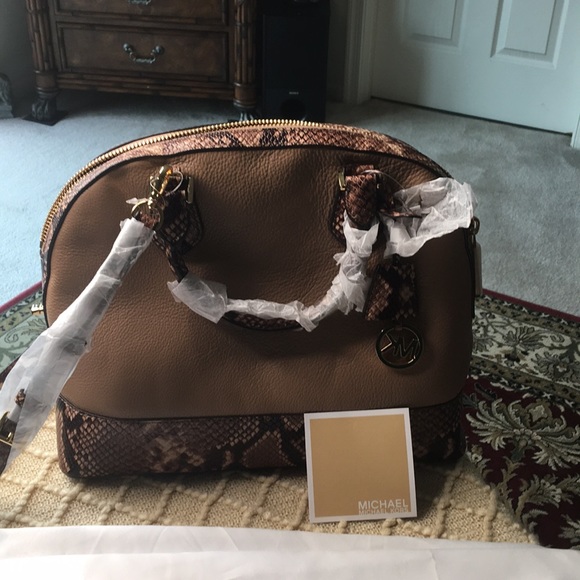 Michael Kors pebbled Leather two Tone Satchel - Picture 9 of 10